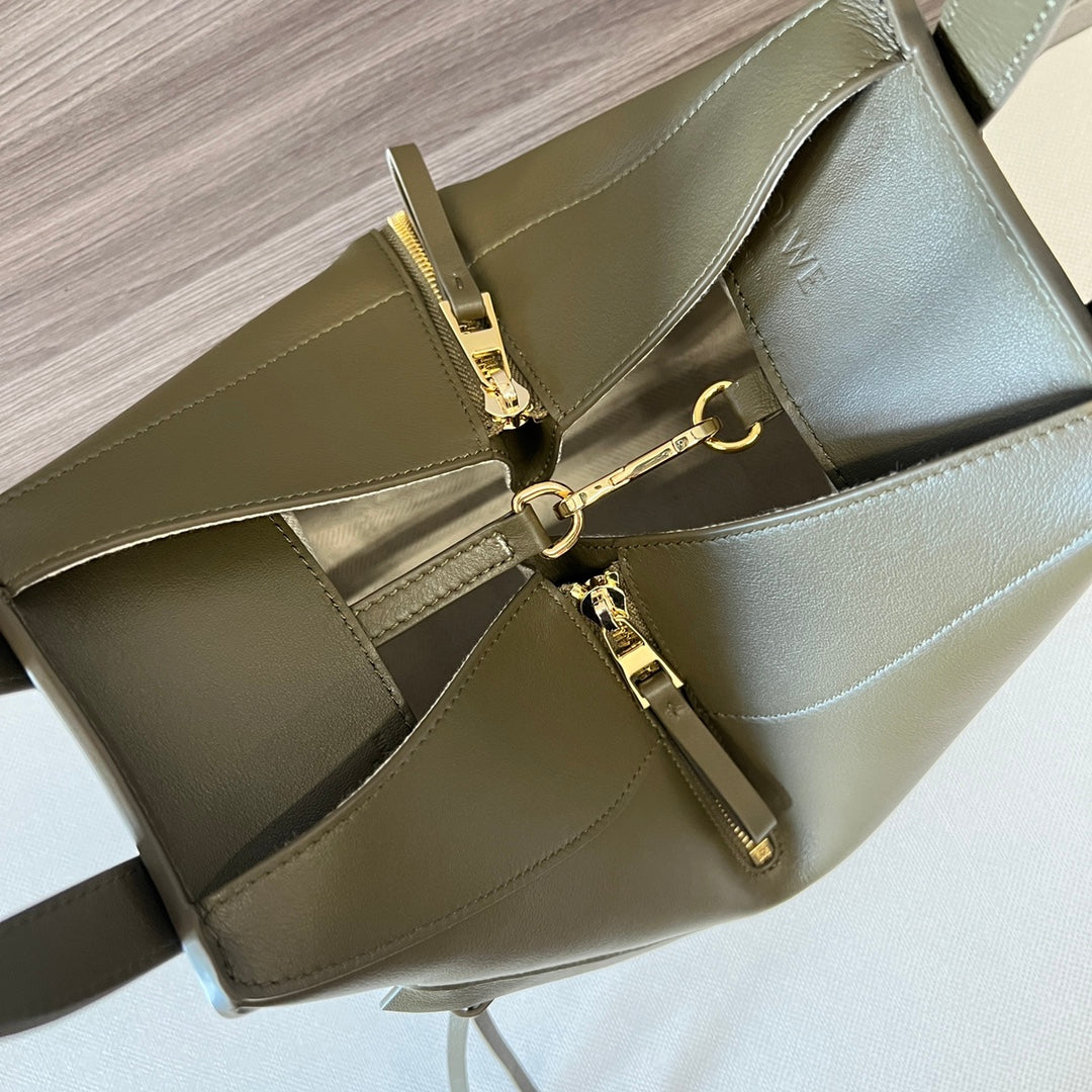 LOE 20 HAMMOCK COMPACT BAG IN ARMY GREEN CALFSKIN mysite