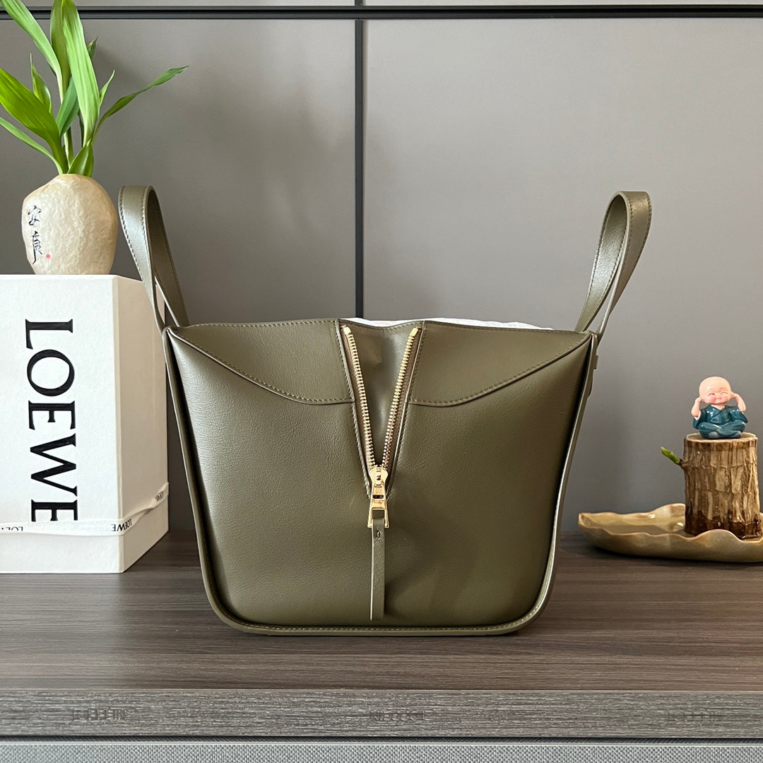 LOE 20 HAMMOCK COMPACT BAG IN ARMY GREEN CALFSKIN mysite