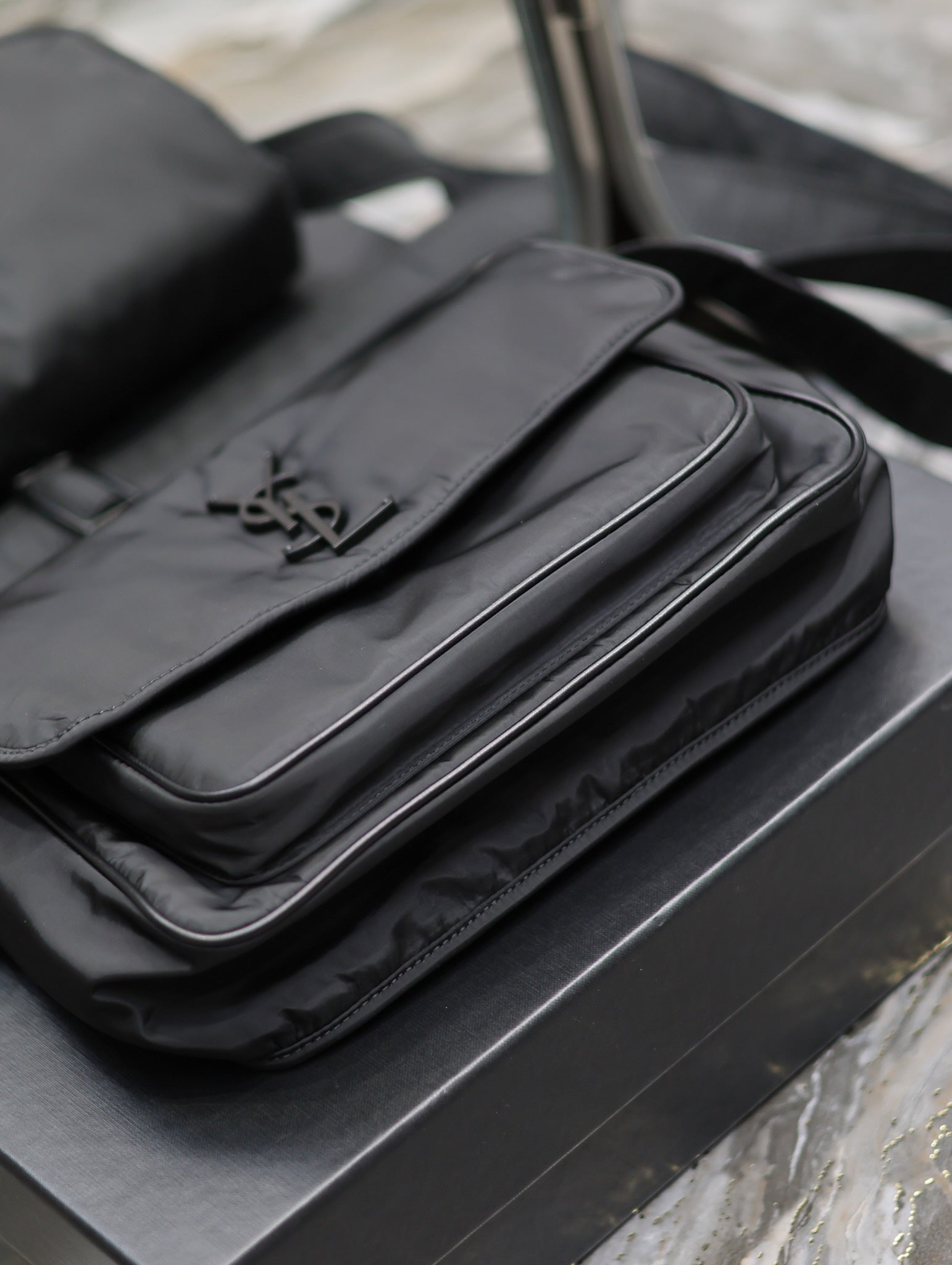 NIKI MEDIUM 28 IN BLACK NYLON mysite