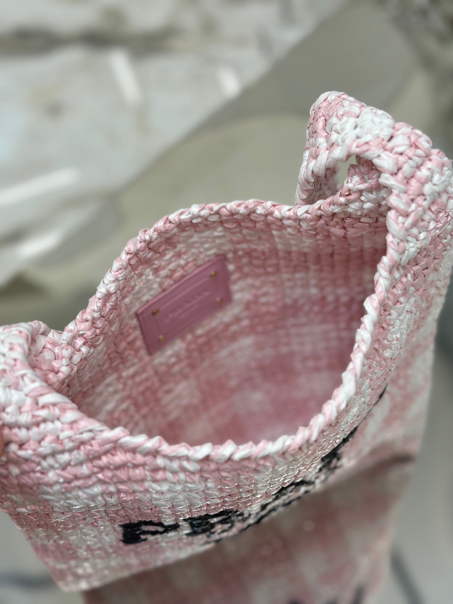 SMALL TOTE BAG 29 IN PINK MIX WHITE AND BLACK WOVEN RAFFIA mysite