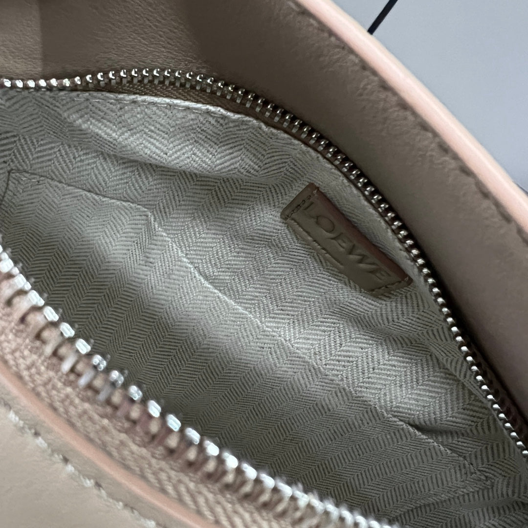 Loewe Puzzle Waist Bag 24 Sand Cowhide mysite