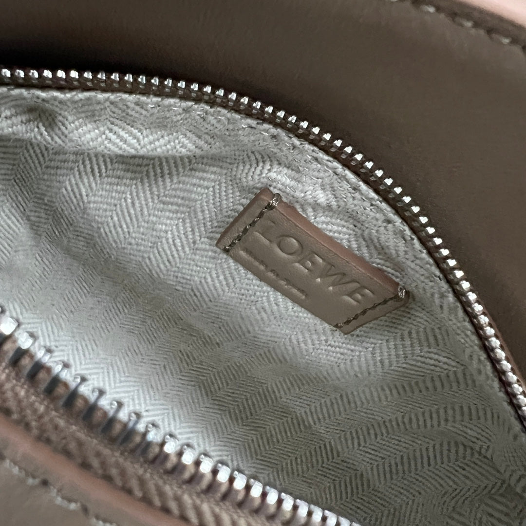 Loewe Puzzle Waist Bag 18 Sand Cowhide mysite