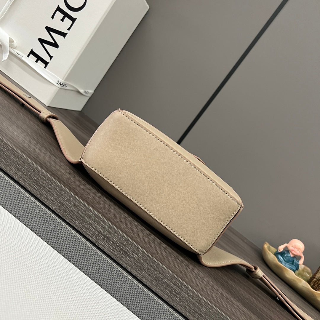 Loewe Puzzle Waist Bag 18 Sand Cowhide mysite