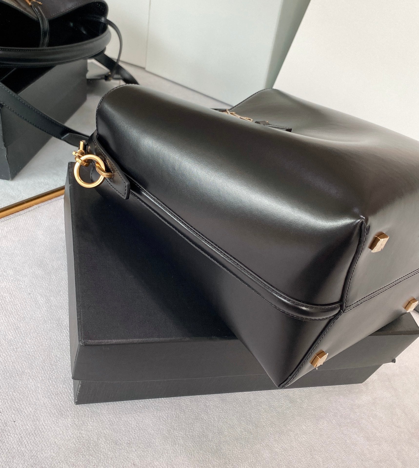 le 37 20cm black shiny calfskin mysite