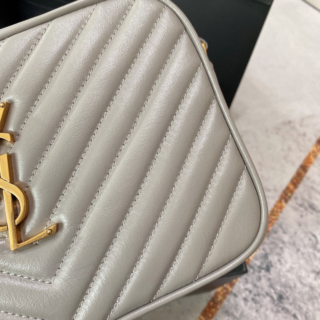 LOU CAMERA BAG 23 IN LIGHT GRAY CALFSKIN GOLD LOGO mysite