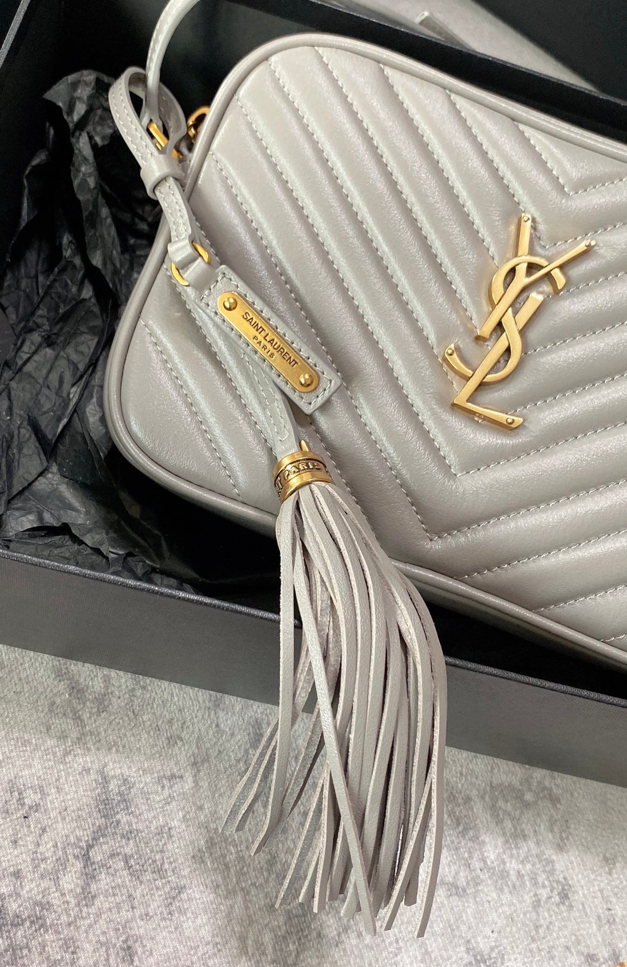 LOU CAMERA BAG 23 IN LIGHT GRAY CALFSKIN GOLD LOGO mysite