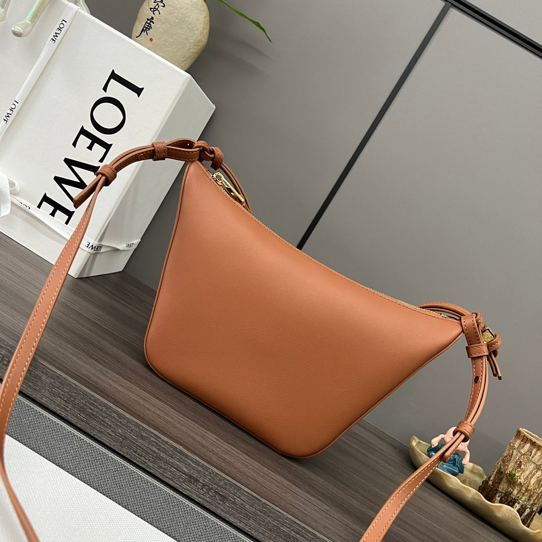 LOE LUNA HOBO 28 BAG IN WARM DESERT CALFSKIN mysite