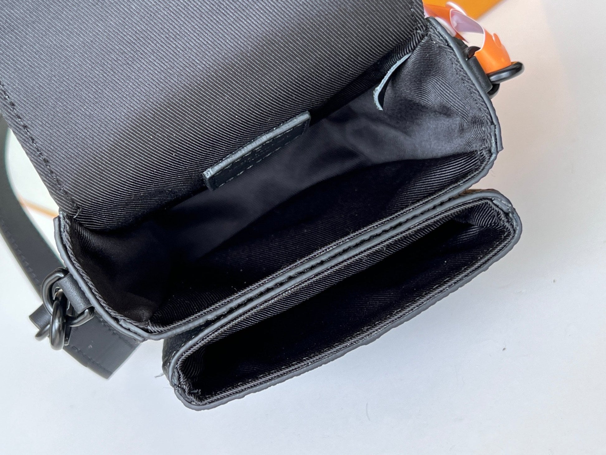 Lv S-Lock Vertical Wearable Wallet Black Taurillon Monogram Leather mysite