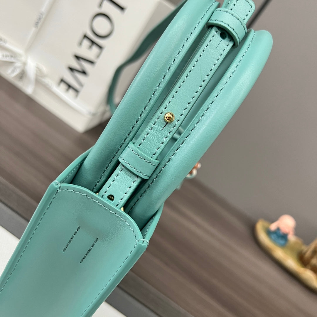 STANDARD A5 TOTE BAG IN AQUAMARINE BLUE CALFSKIN mysite