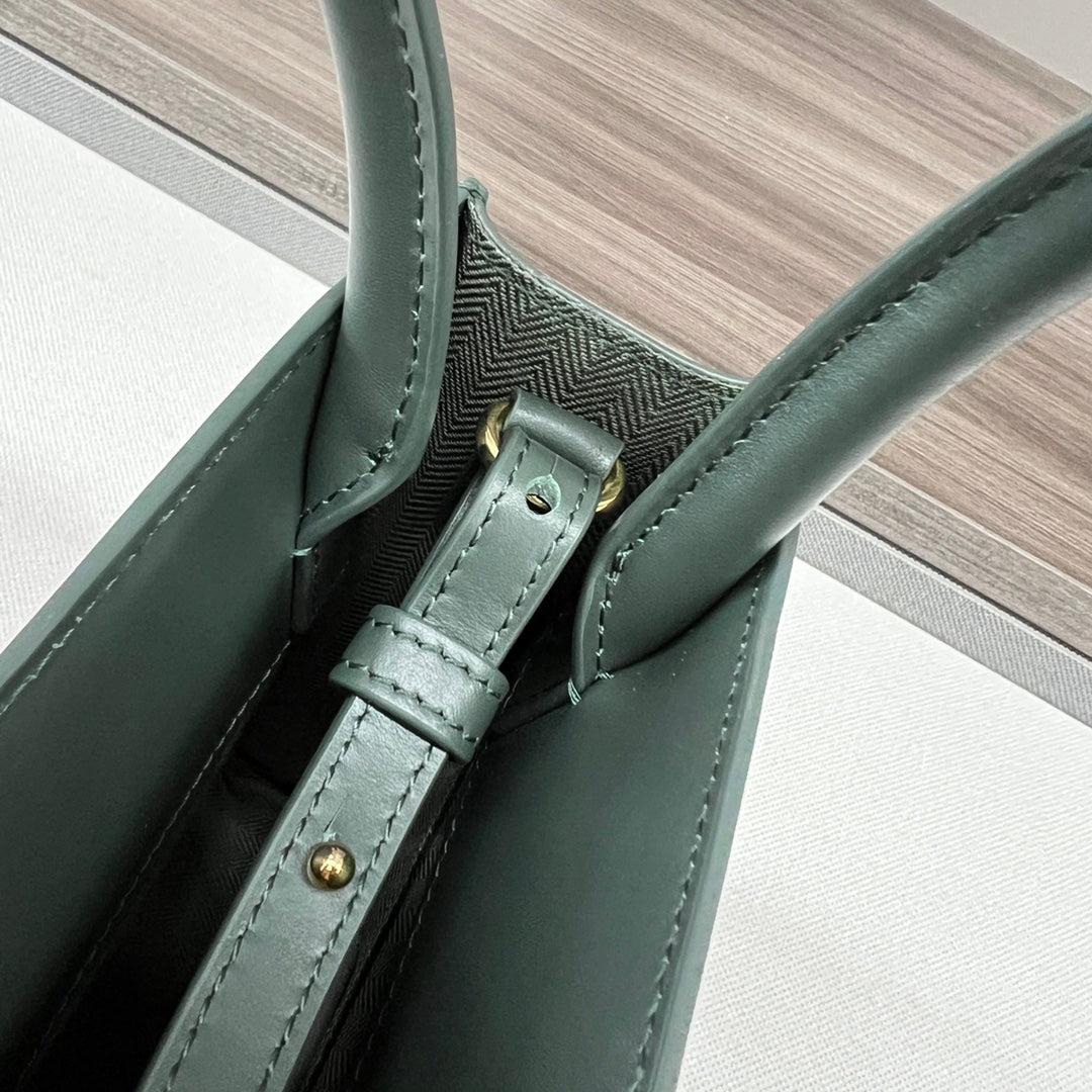 STANDARD A5 TOTE BAG IN GREEN FOREST CALFSKIN mysite