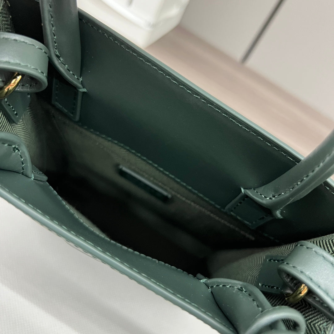 STANDARD A5 TOTE BAG IN GREEN FOREST CALFSKIN mysite