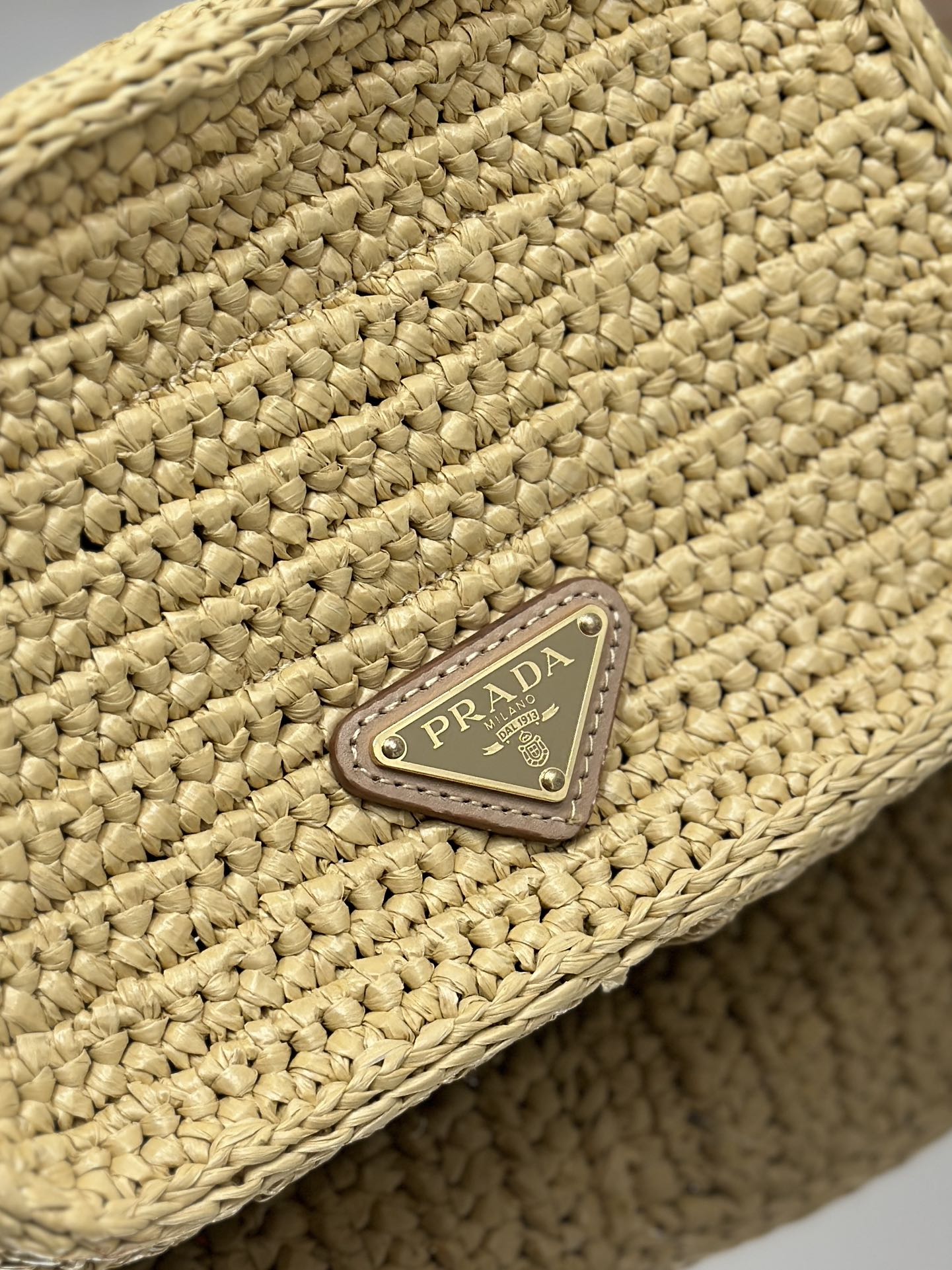 CAMERA BAG 20 IN BEIGE WOVEN RAFFIA mysite