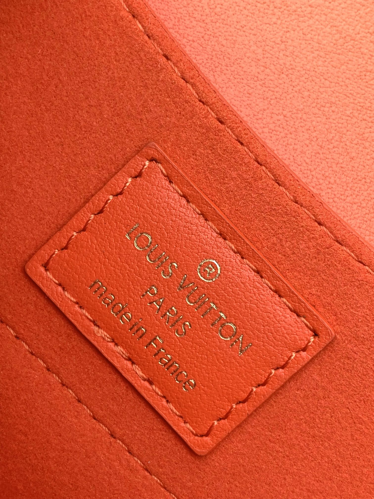 LV Hide & Seek Handbag 21cm Orange Epi Grain Cowhide GHW mysite