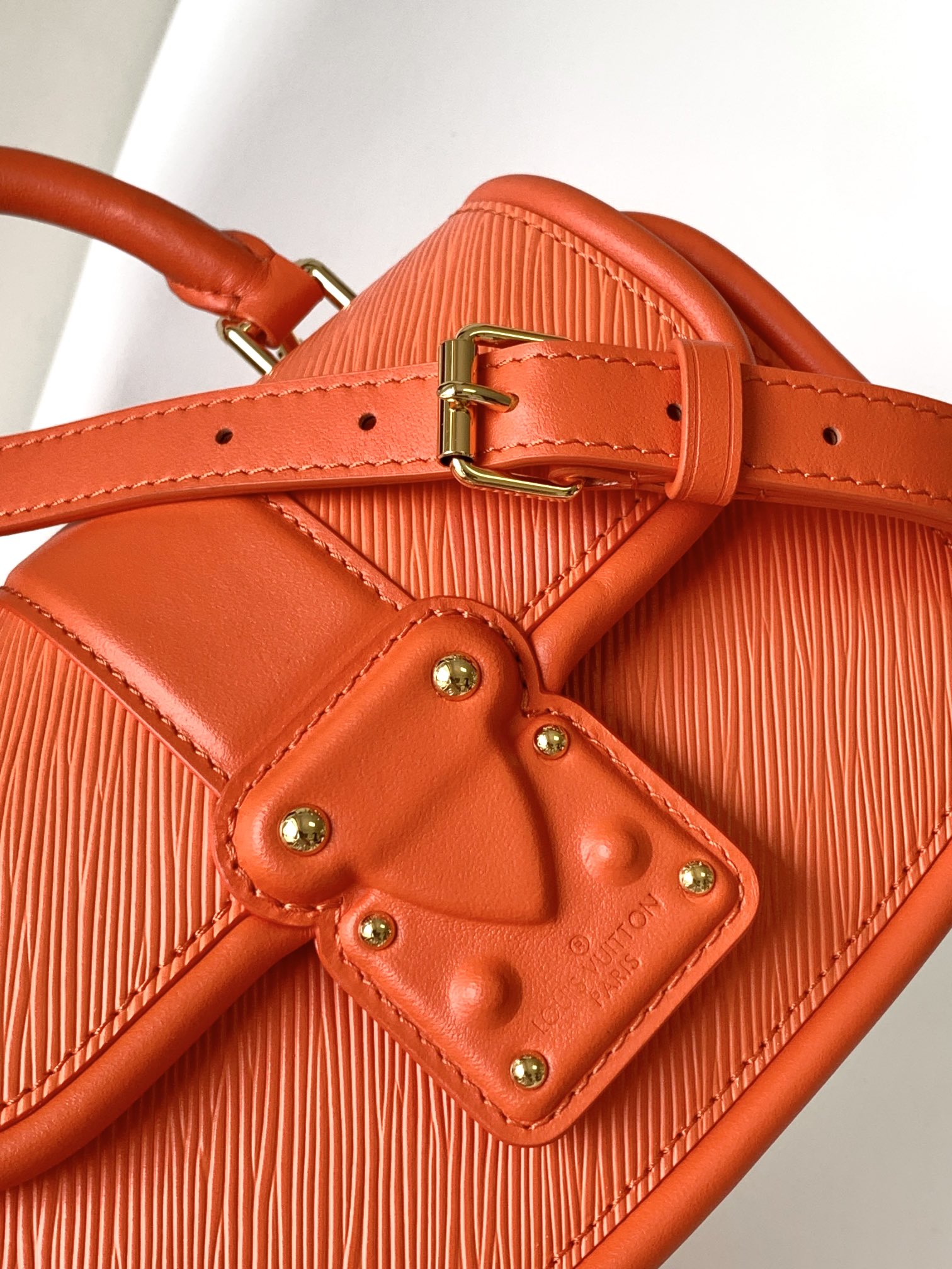 LV Hide & Seek Handbag 21cm Orange Epi Grain Cowhide GHW mysite