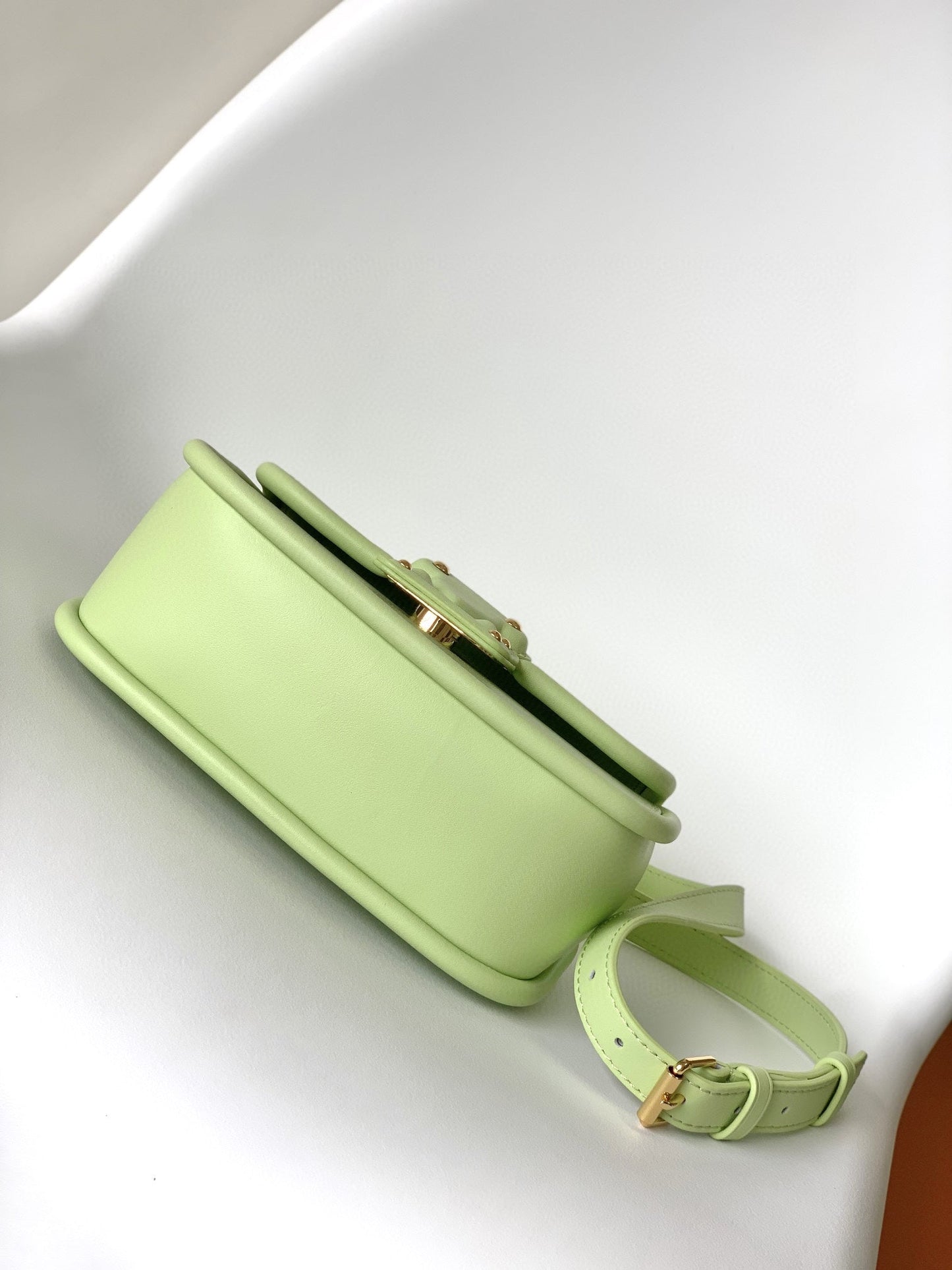 LV Hide & Seek Handbag 21cm Green Epi Grain Cowhide GHW mysite