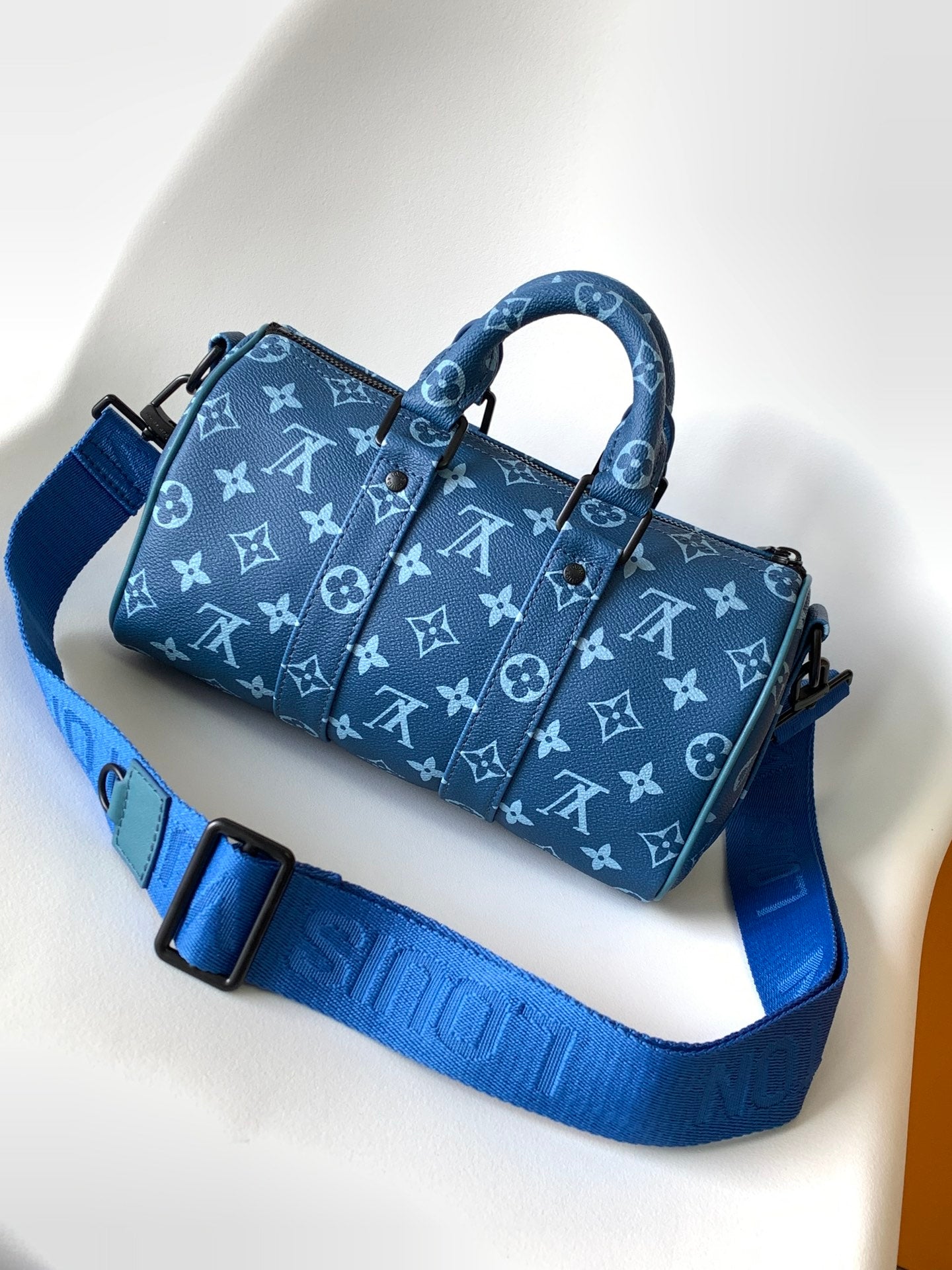 LV 21s Keepall Bandoulière 25 Blue Monogram Canvas & Cowhide mysite
