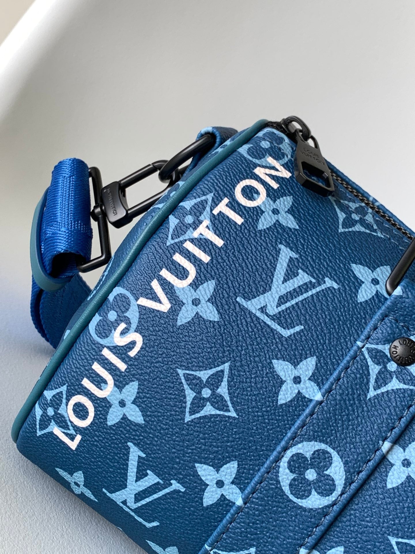LV 21s Keepall Bandoulière 25 Blue Monogram Canvas & Cowhide mysite
