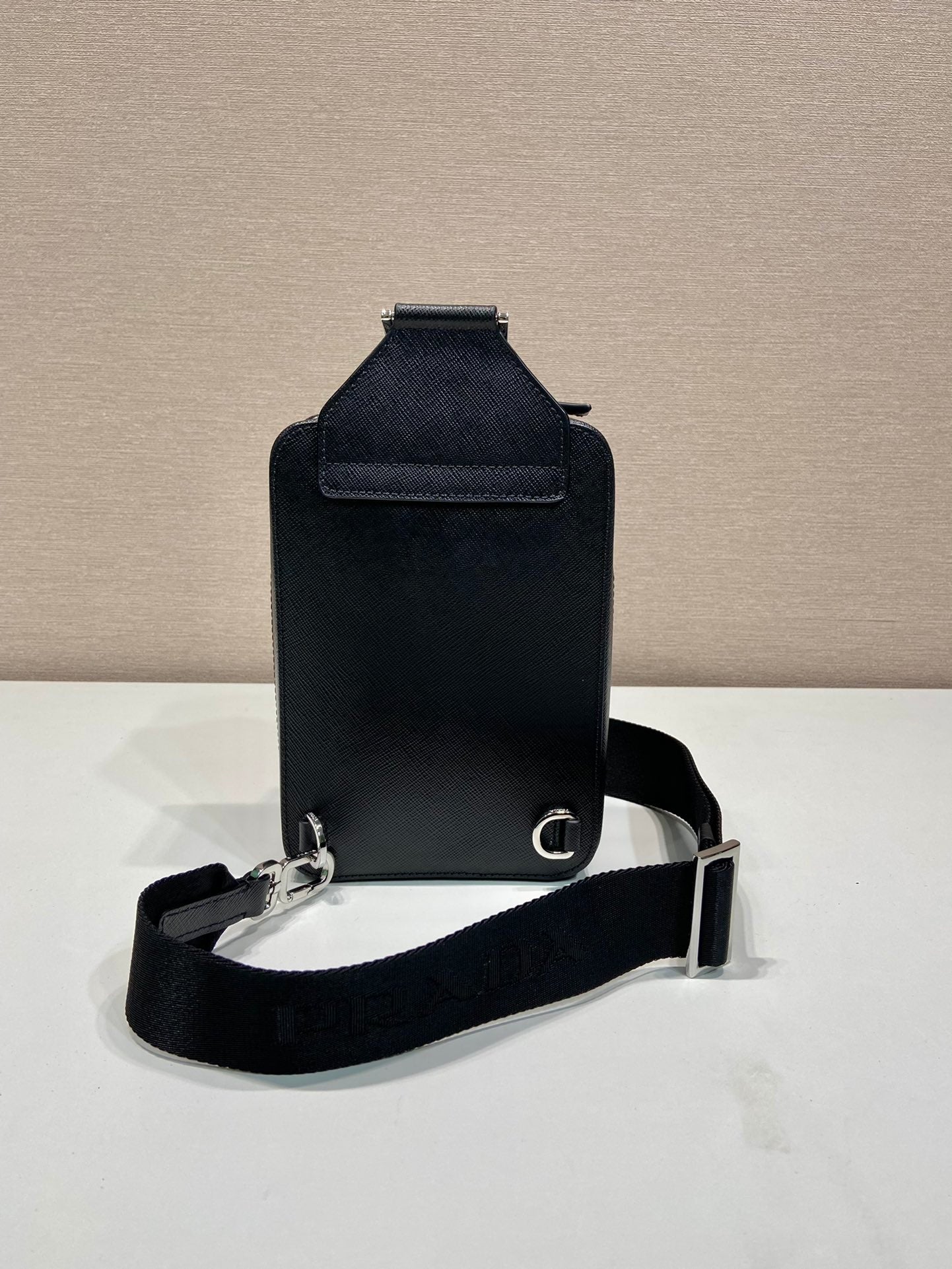 CHEST BAG 20 IN BLACK SAFFIANO LEATHER mysite