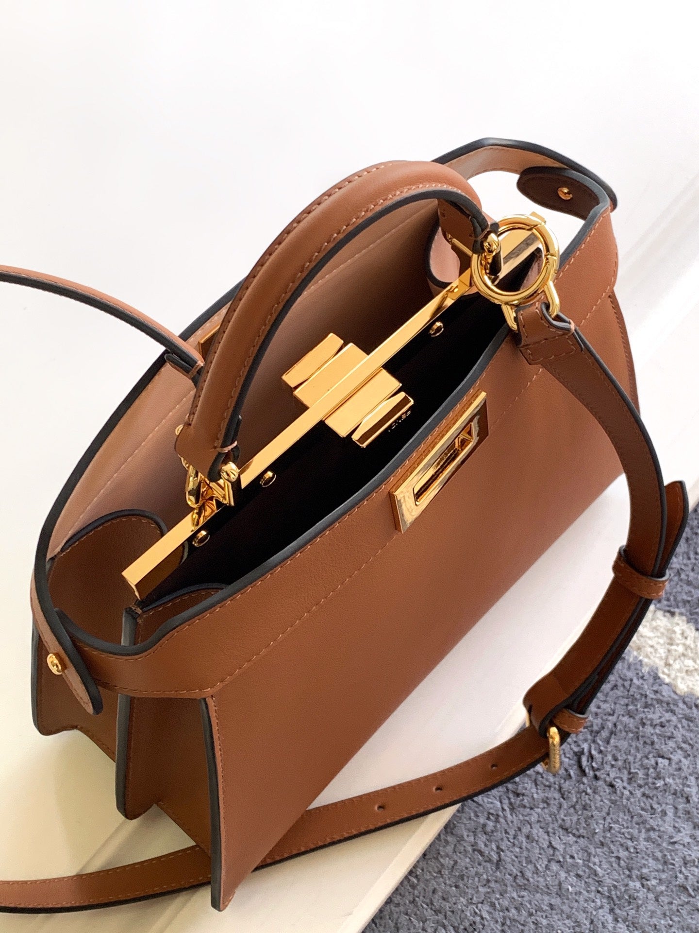 Peekaboo ISeeU Small 27cm Bag gold lambskin gold hardware mysite