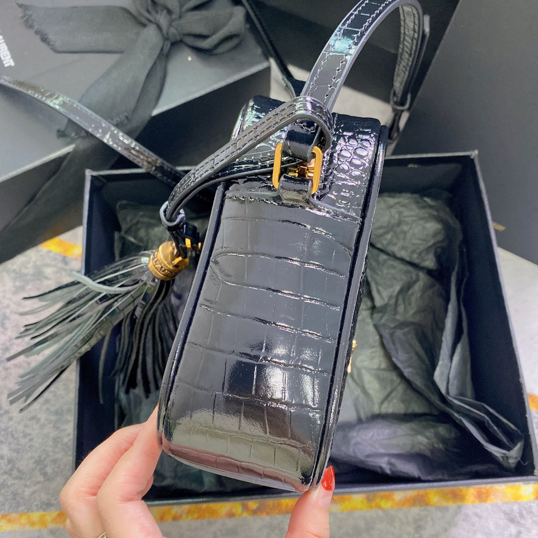 LOU CAMERA BAG 23 IN BLACK CROCODILE PATTERN CALFSKIN GOLD LOGO mysite