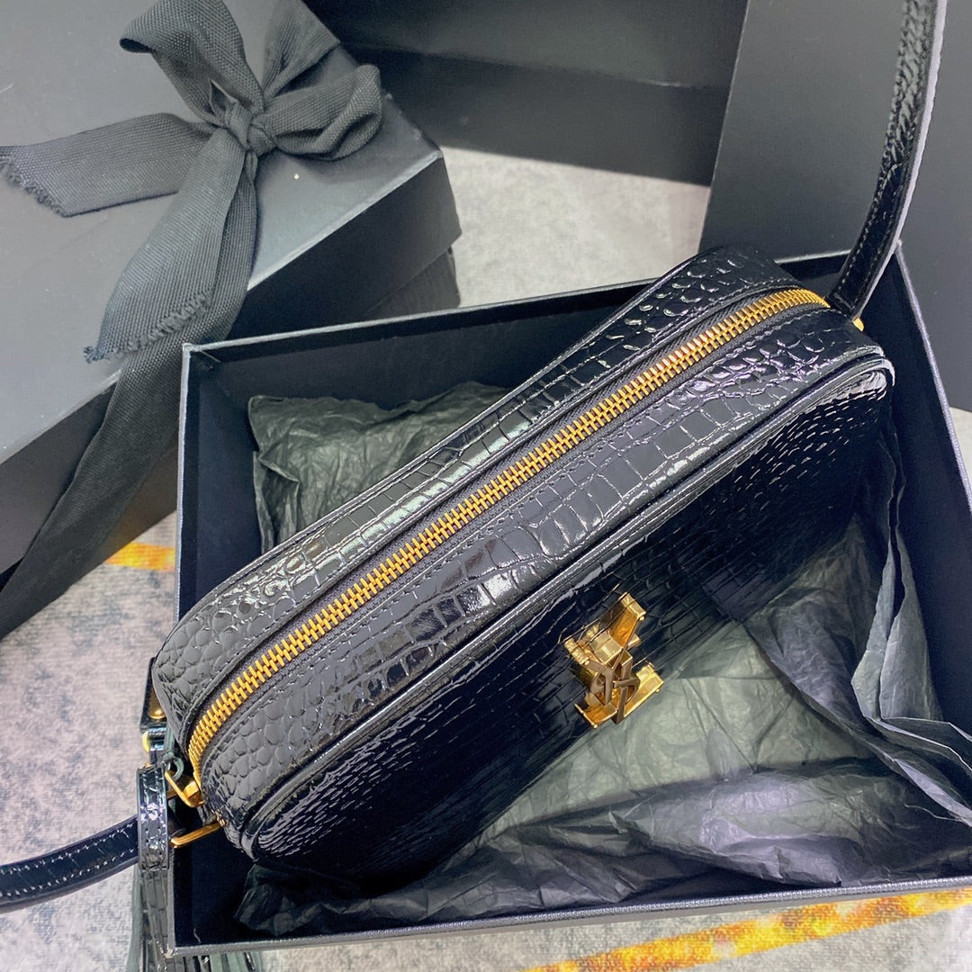 LOU CAMERA BAG 23 IN BLACK CROCODILE PATTERN CALFSKIN GOLD LOGO mysite