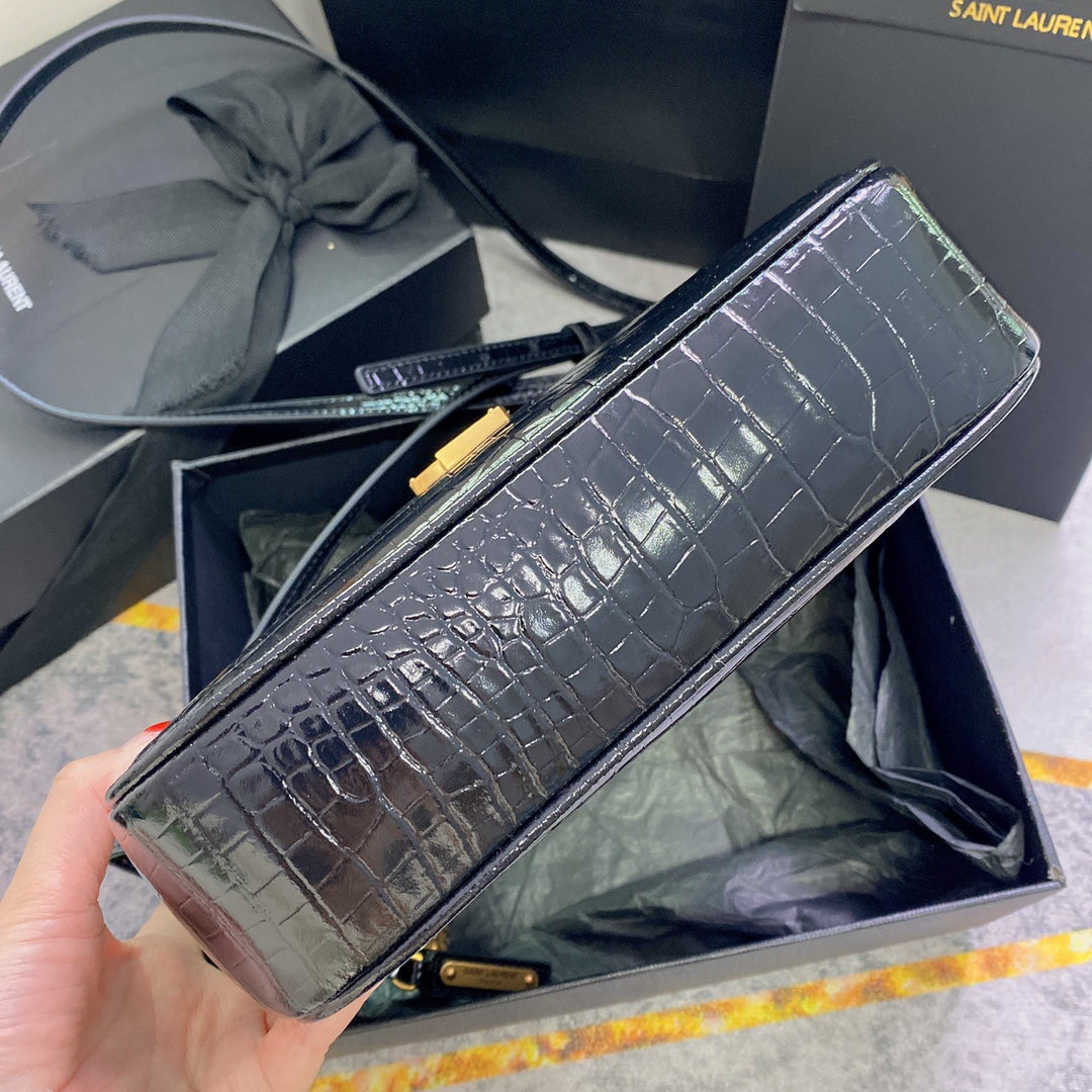 LOU CAMERA BAG 23 IN BLACK CROCODILE PATTERN CALFSKIN GOLD LOGO mysite