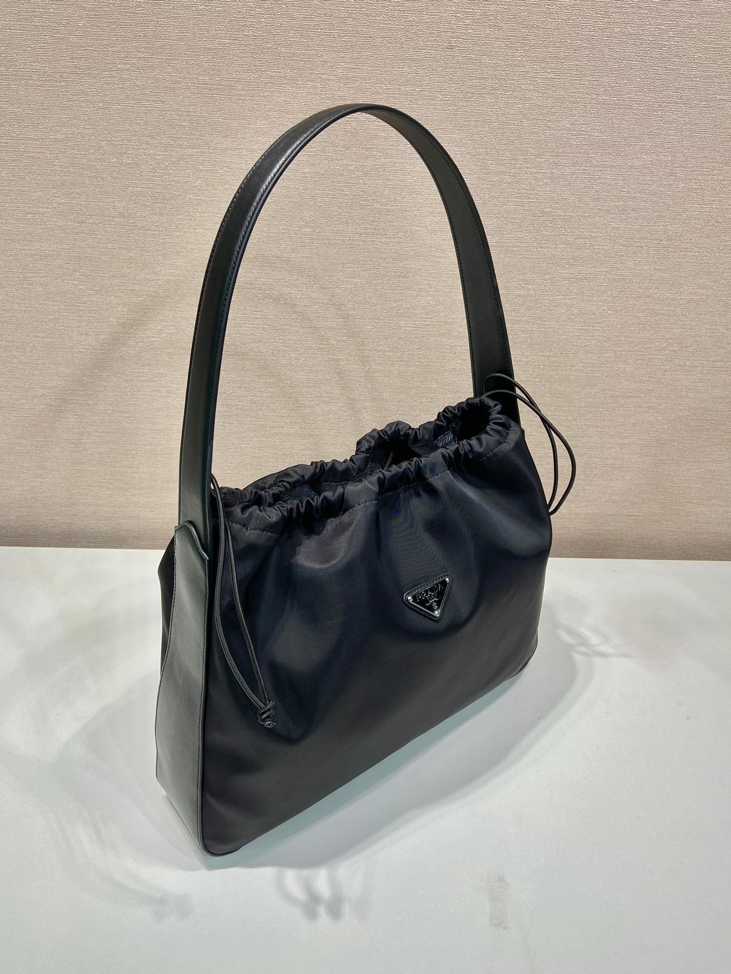 LARGE DRAWSTRING BAG 37 IN BLACK RE-NYLON mysite