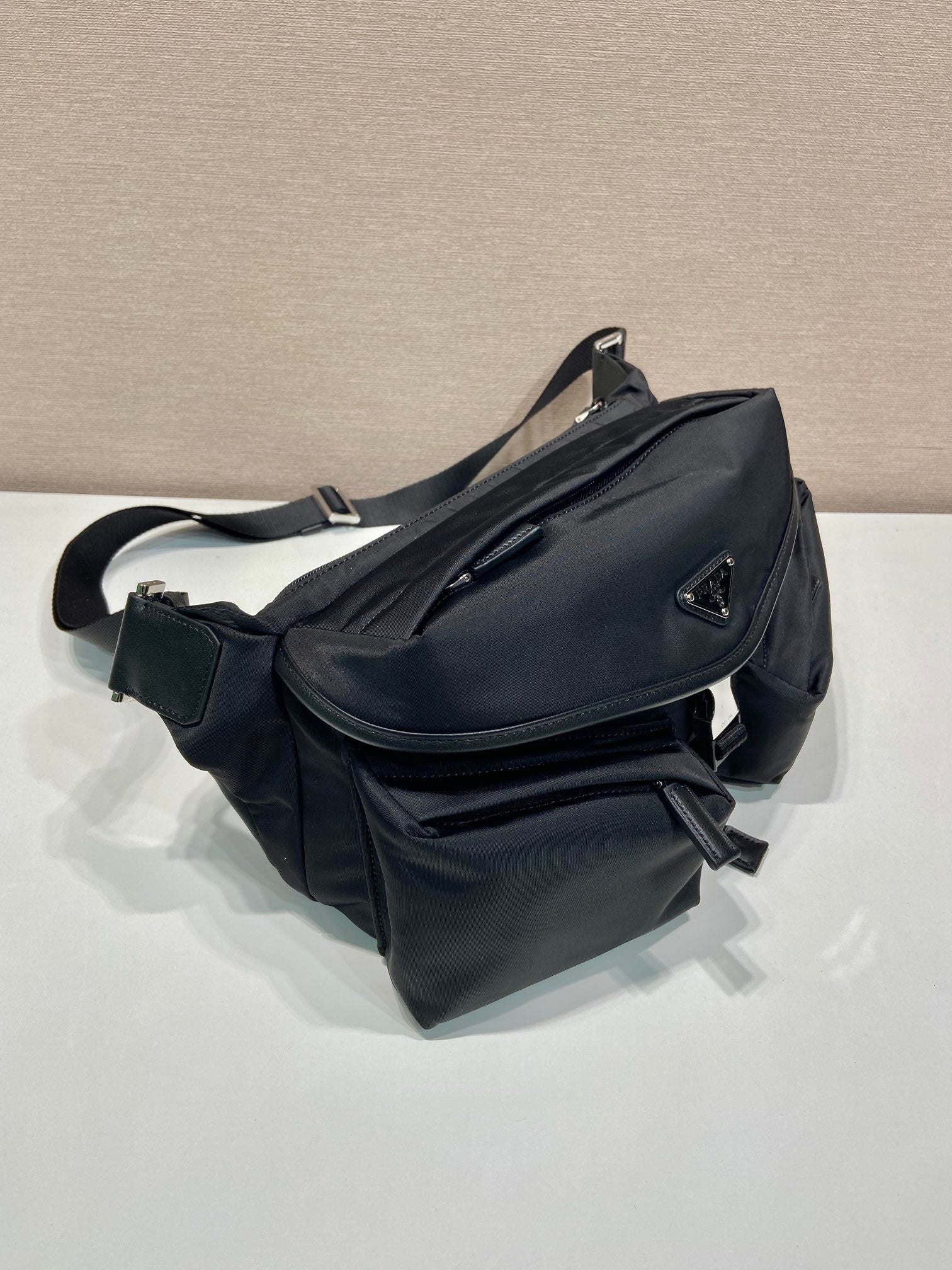 BELT BAG 27 IN BLACK RE-NYLON mysite