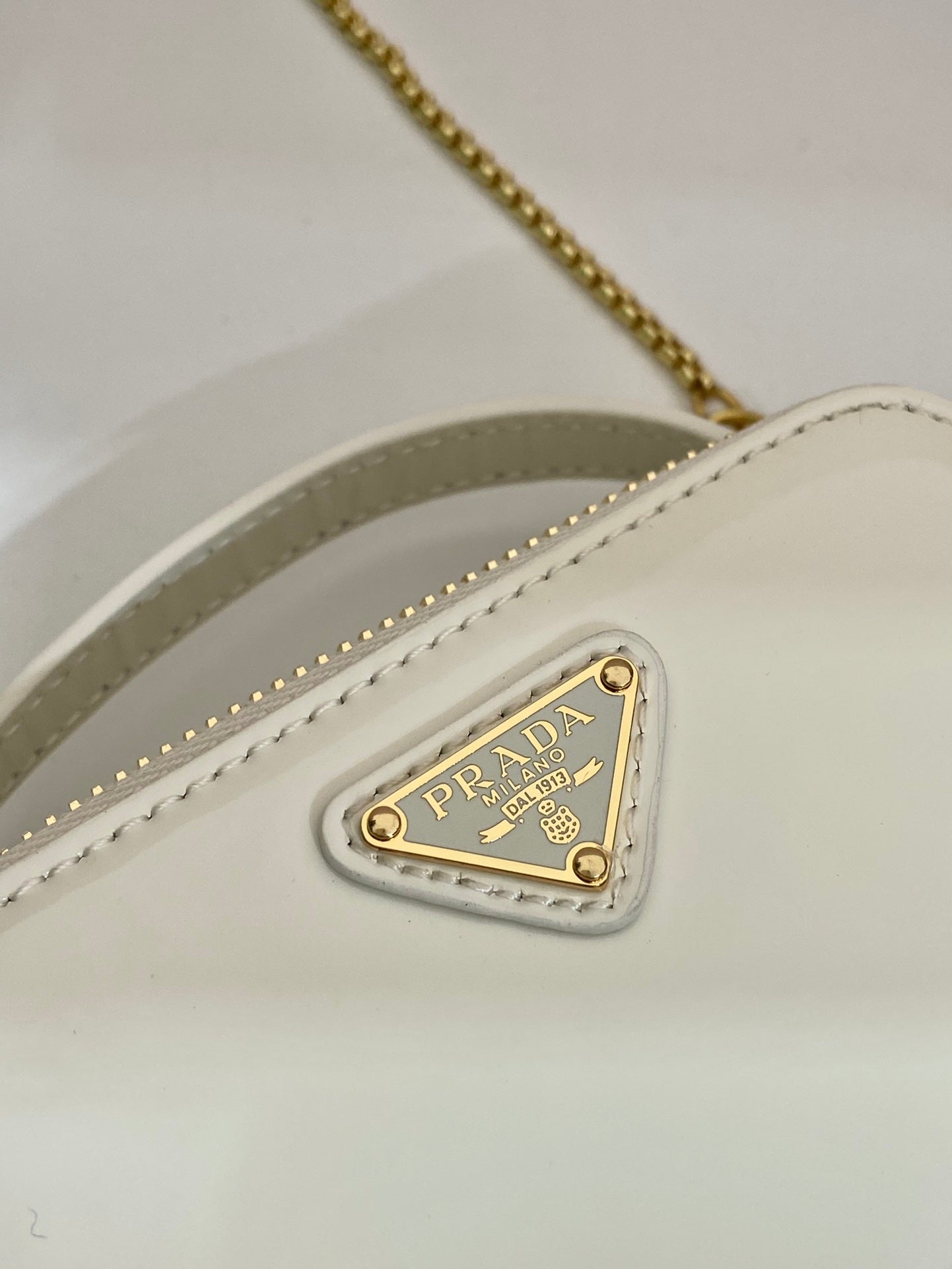 MINI HAND BAG 11 WITH GOLD STRAP IN WHITE PATENT CALFSKIN mysite