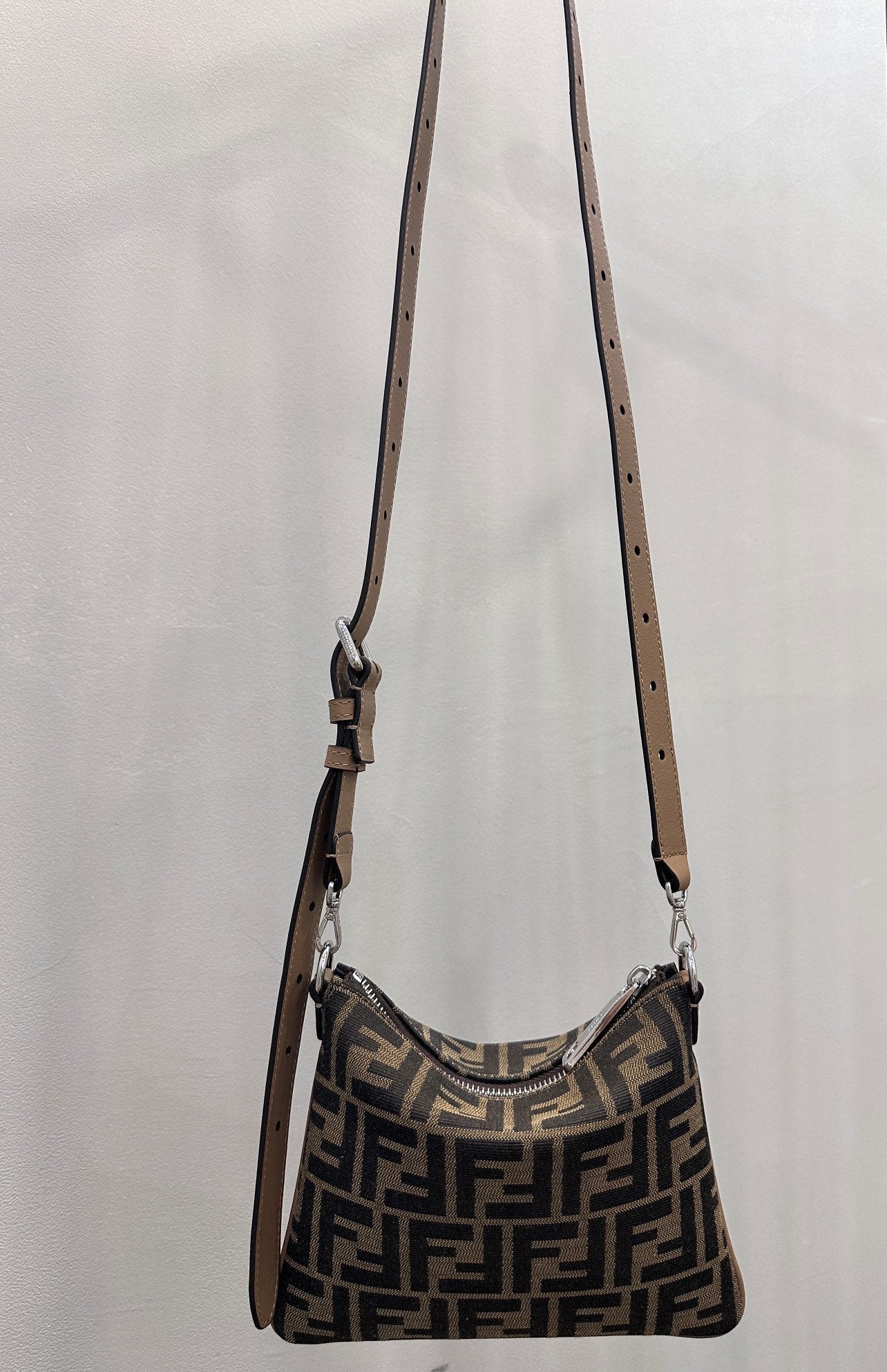 SHOULDER BAG 19 WITH FF MOTIF IN BROWN JACQUARD FABRIC mysite
