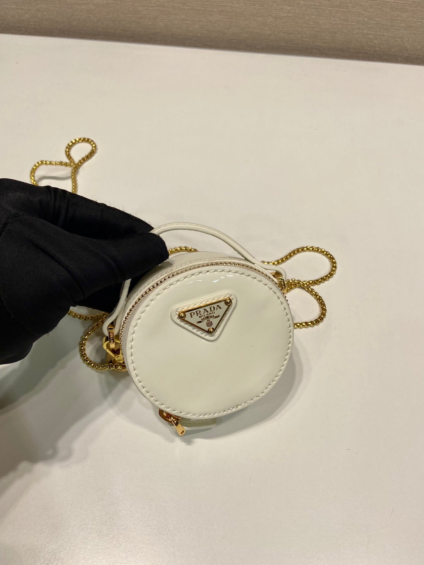 MINI ROUND BAG 8 IN WHITE GLOSSY CALFSKIN GOLD HARDWARE mysite