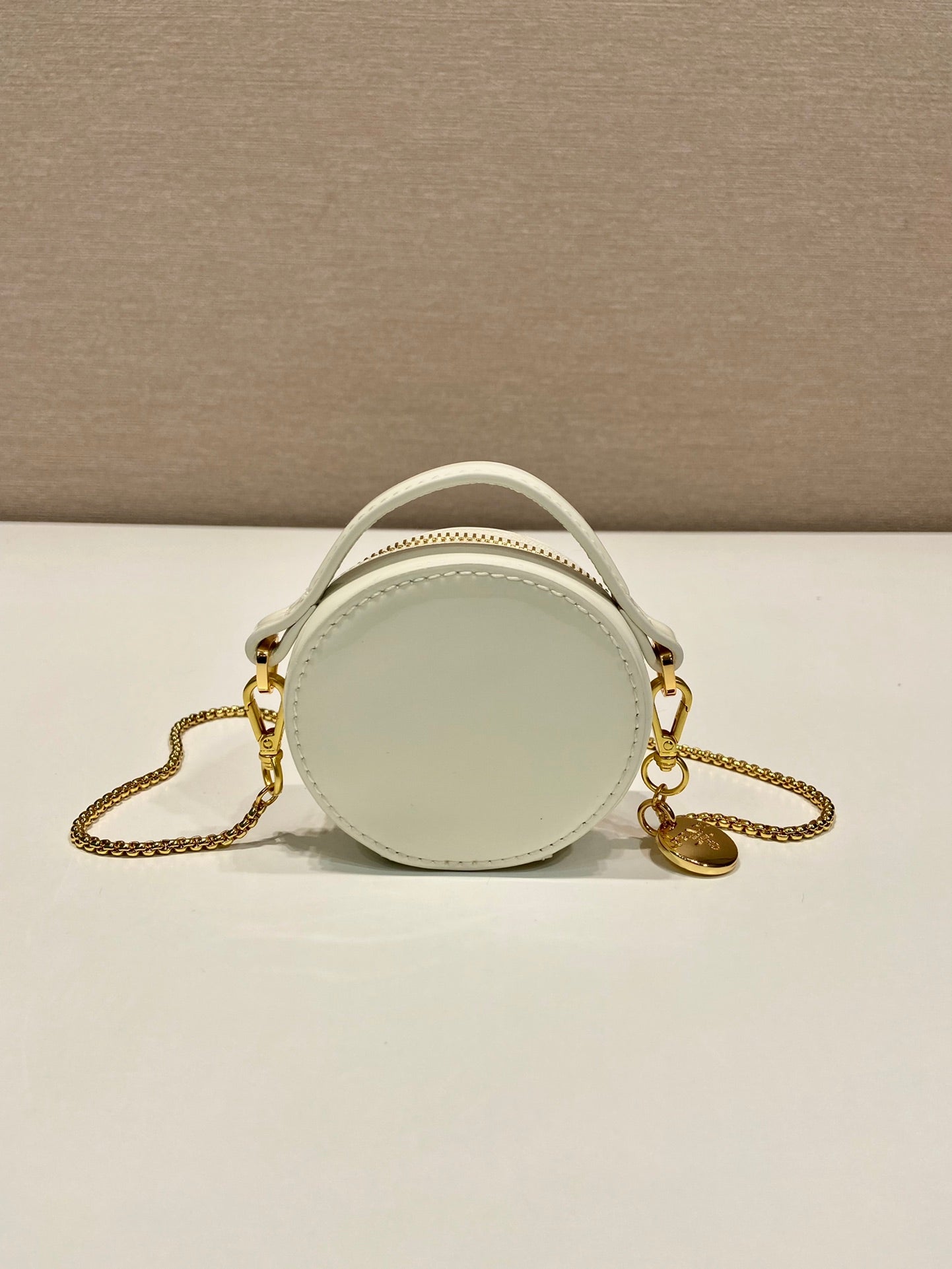 MINI ROUND BAG 8 IN WHITE GLOSSY CALFSKIN GOLD HARDWARE mysite