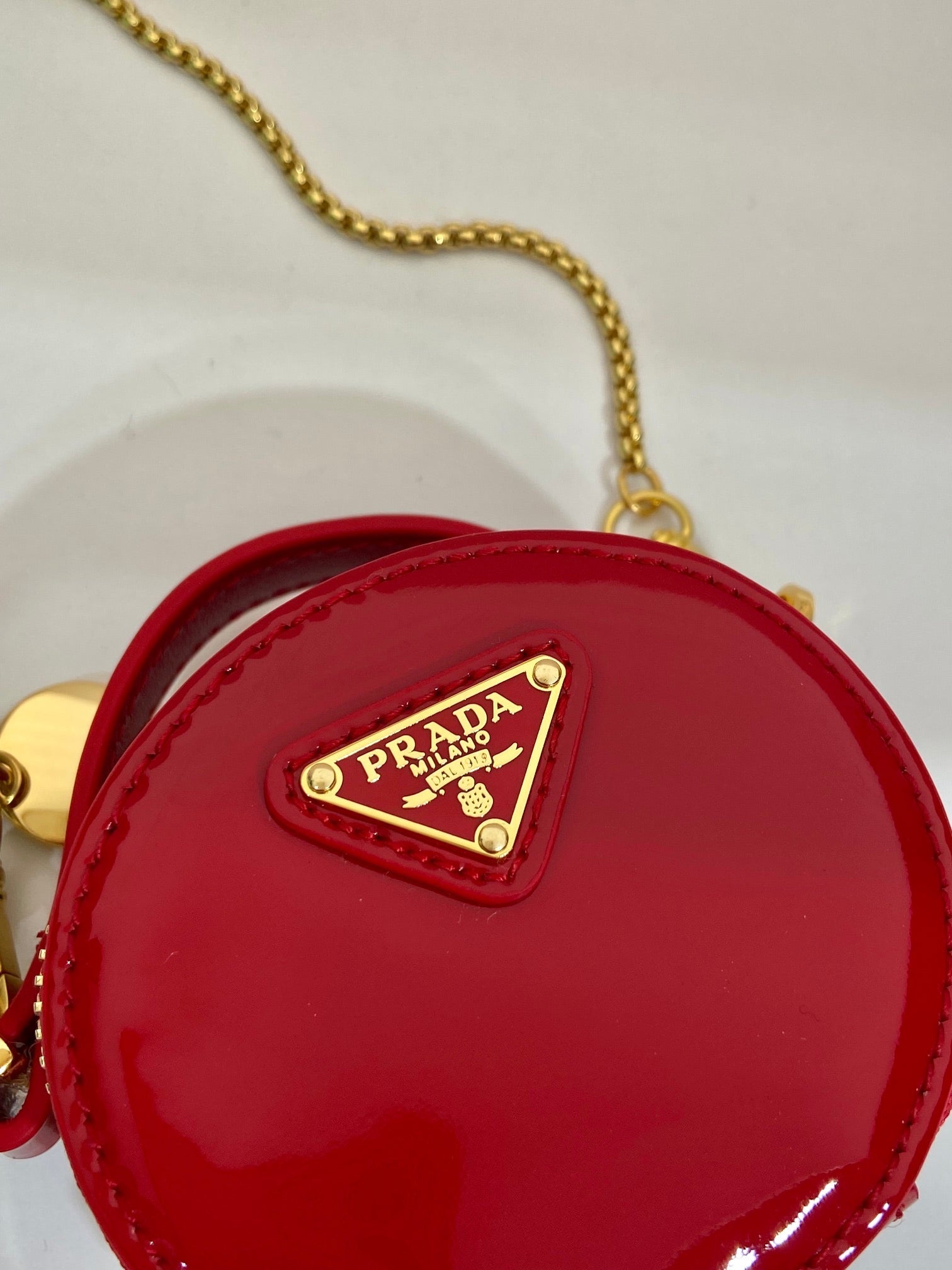 MINI ROUND BAG 8 IN RED GLOSSY CALFSKIN GOLD HARDWARE mysite