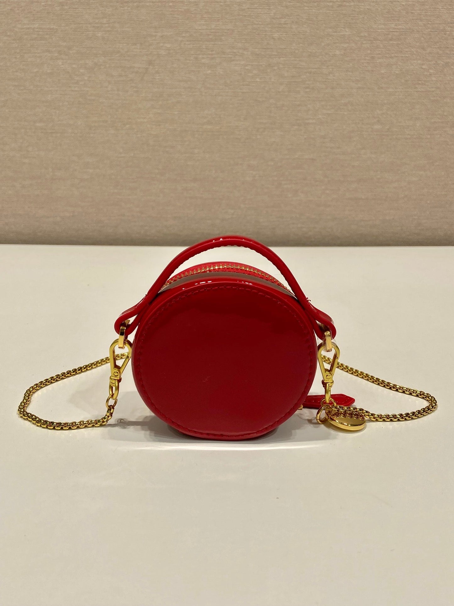 MINI ROUND BAG 8 IN RED GLOSSY CALFSKIN GOLD HARDWARE mysite