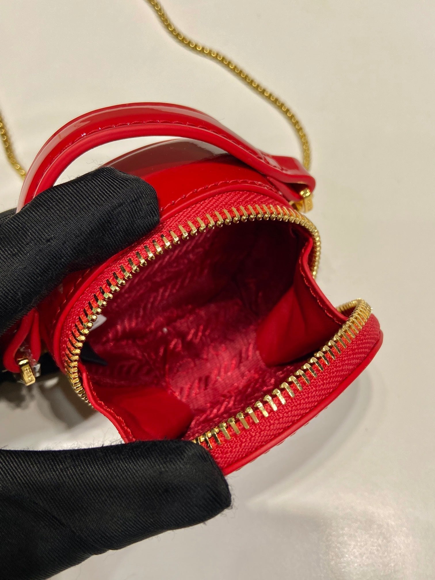 MINI ROUND BAG 8 IN RED GLOSSY CALFSKIN GOLD HARDWARE mysite