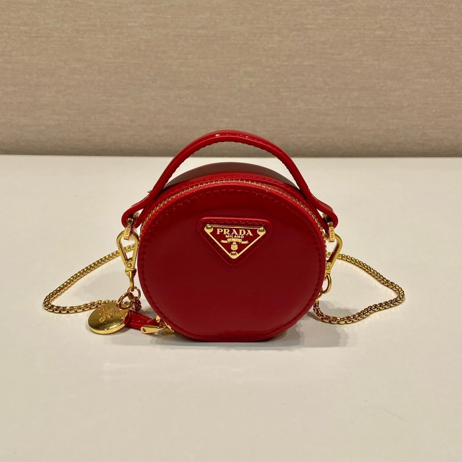 MINI ROUND BAG 8 IN RED GLOSSY CALFSKIN GOLD HARDWARE mysite
