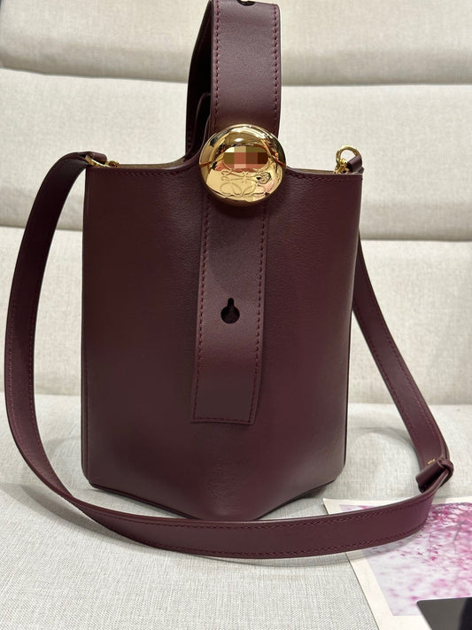 LOE MINI 19 PEBBLE BUCKET IN DARK BURGUNDY MELLOW CALFSKIN mysite