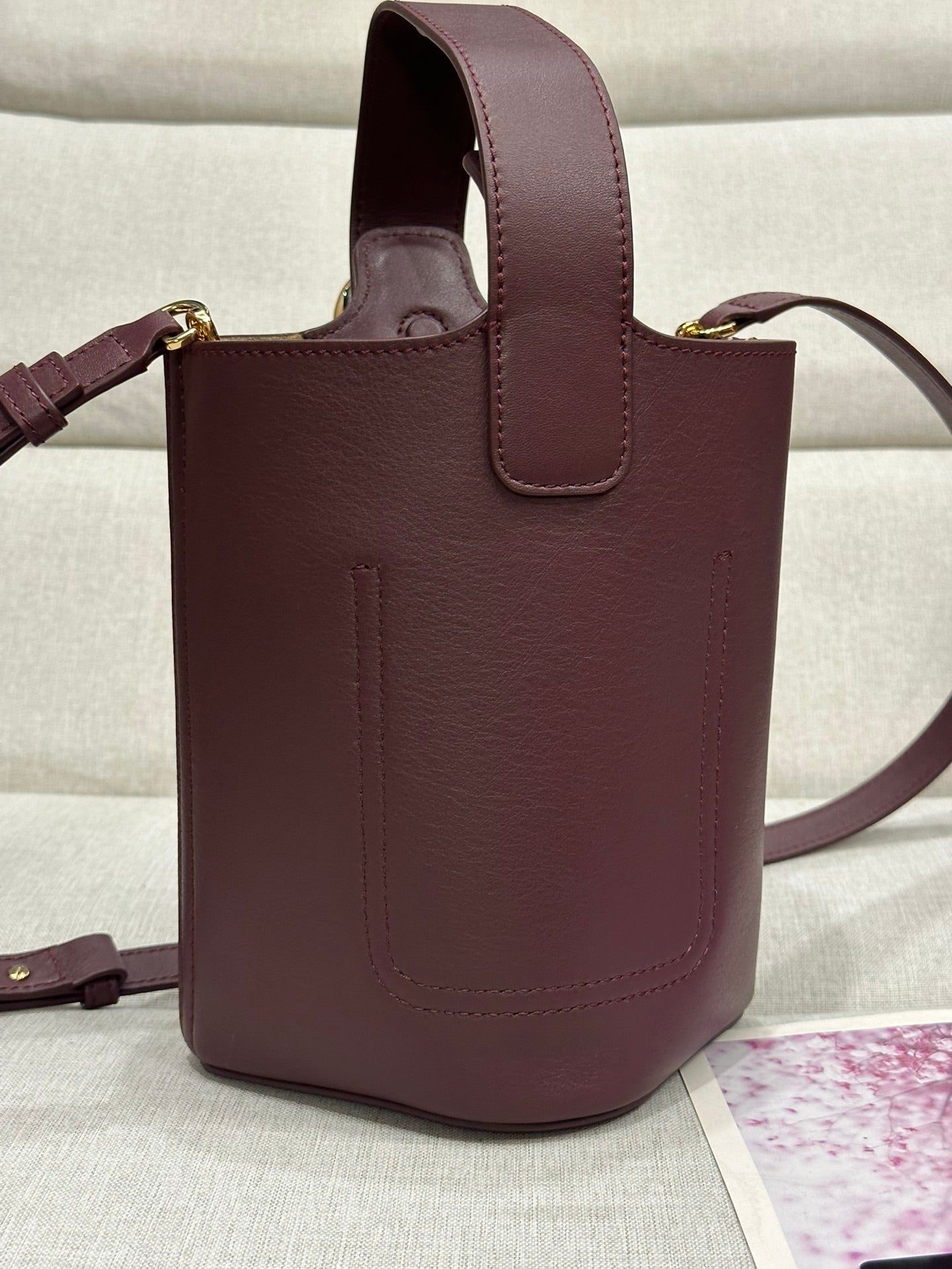LOE MINI 19 PEBBLE BUCKET IN DARK BURGUNDY MELLOW CALFSKIN mysite