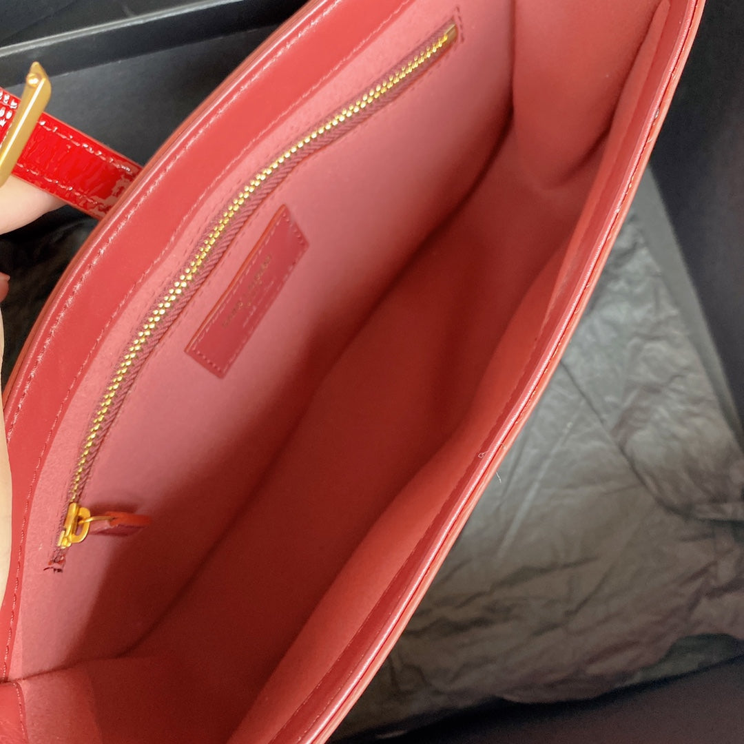 LE 5 À 7 BAG 24 IN RED GLOSSY CALFSKIN GOLD HARDWARE mysite