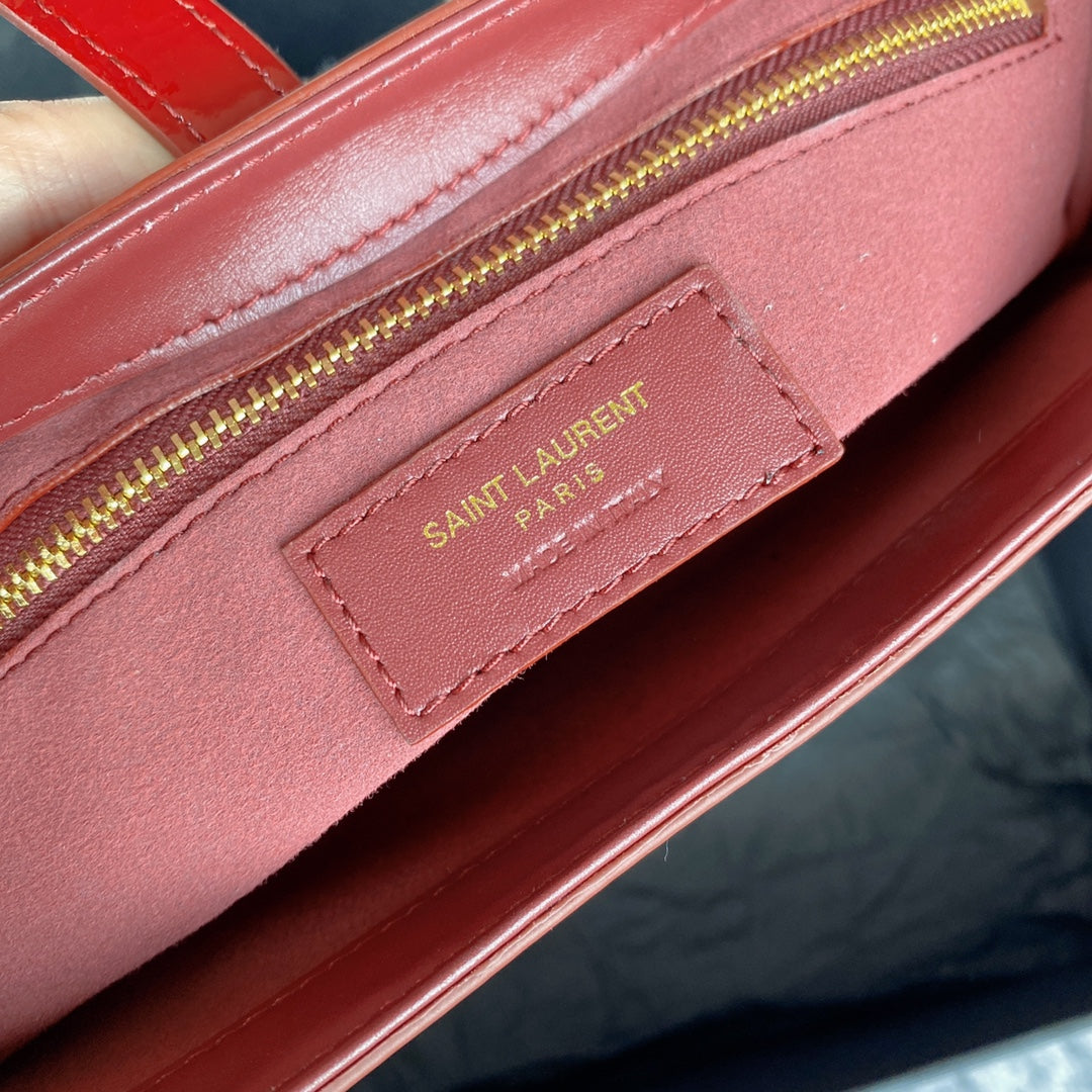 LE 5 À 7 BAG 24 IN RED GLOSSY CALFSKIN GOLD HARDWARE mysite