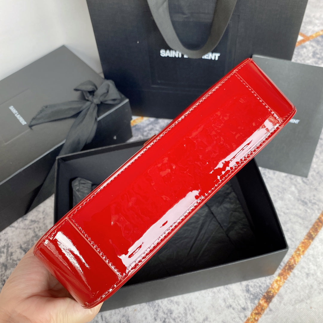 LE 5 À 7 BAG 24 IN RED GLOSSY CALFSKIN GOLD HARDWARE mysite