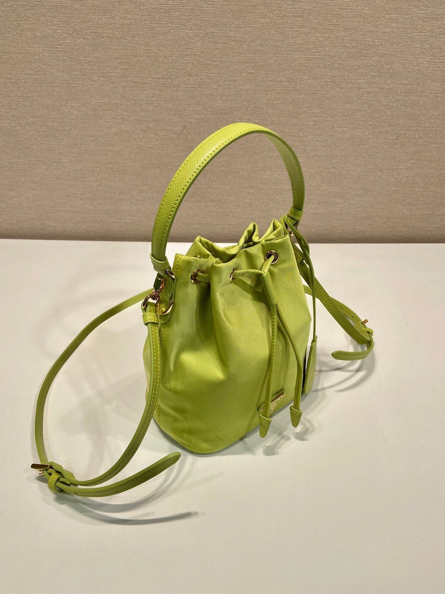 BUCKET BAG 19 IN APPLE GREEN RE-NYLON AND SAFFIANO LEATHER HANDLE mysite