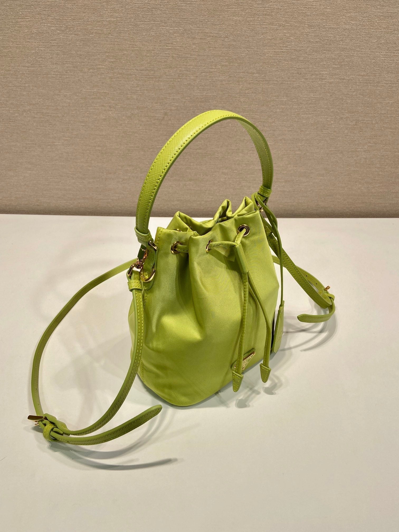 BUCKET BAG 19 IN APPLE GREEN RE-NYLON AND SAFFIANO LEATHER HANDLE mysite