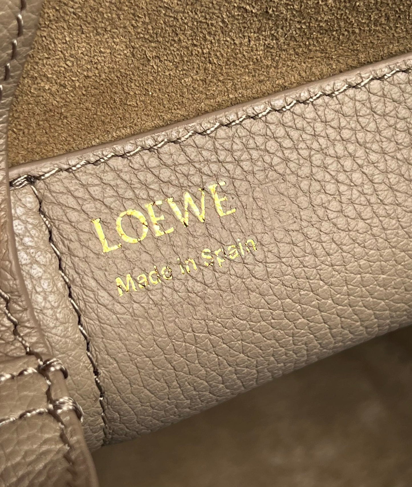 LOE MINI 19 PEBBLE BUCKET IN CAMEL BROWN MELLOW CALFSKIN mysite