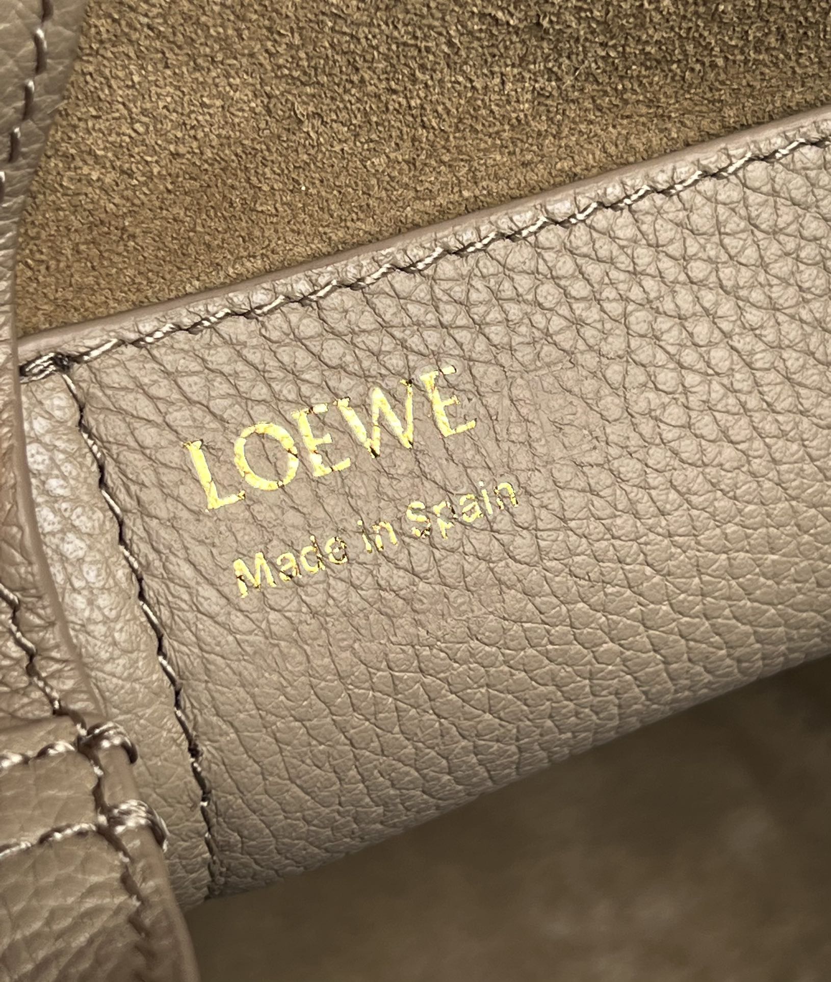 LOE MINI 19 PEBBLE BUCKET IN CAMEL BROWN MELLOW CALFSKIN mysite