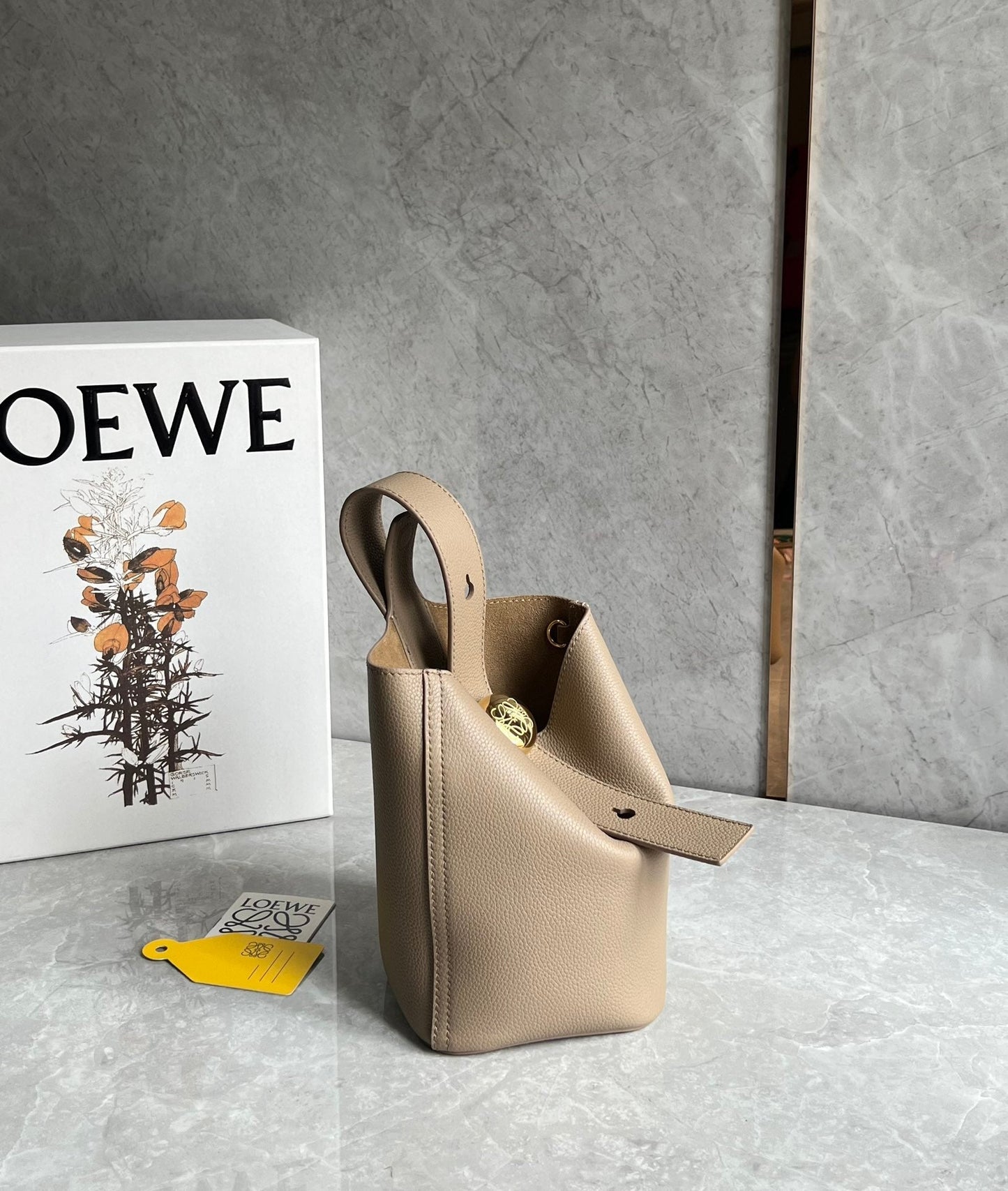 LOE MINI 19 PEBBLE BUCKET IN CAMEL BROWN MELLOW CALFSKIN mysite