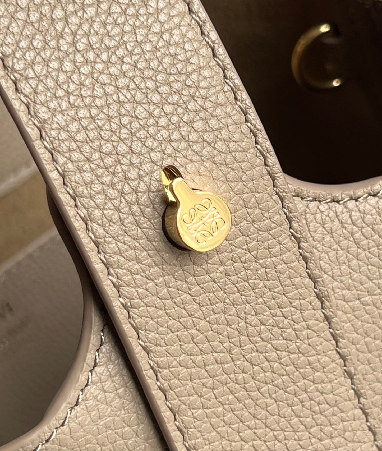 LOE MINI 19 PEBBLE BUCKET IN CAMEL BROWN MELLOW CALFSKIN mysite