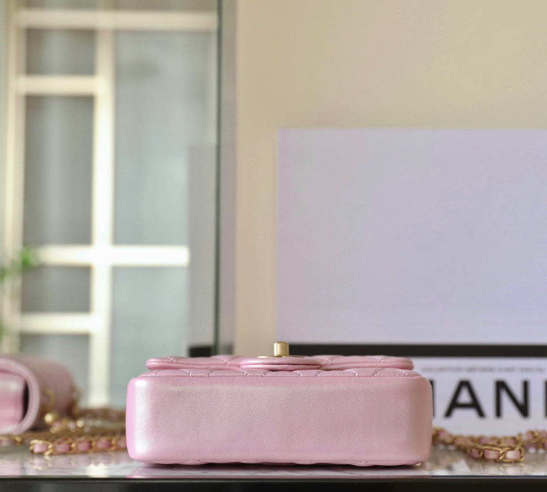 cc 24p mini flap bag 17cm pearlescent pink lambskin pearl chain mysite