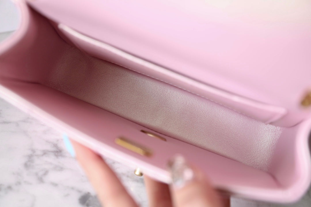 cc 24p mini flap bag 17cm pearlescent pink lambskin pearl chain mysite