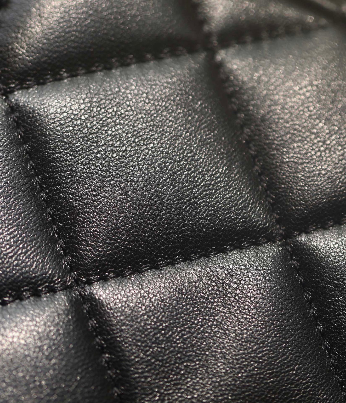 cc 24s mini flap bag 17cm black lambskin pearl ball mysite